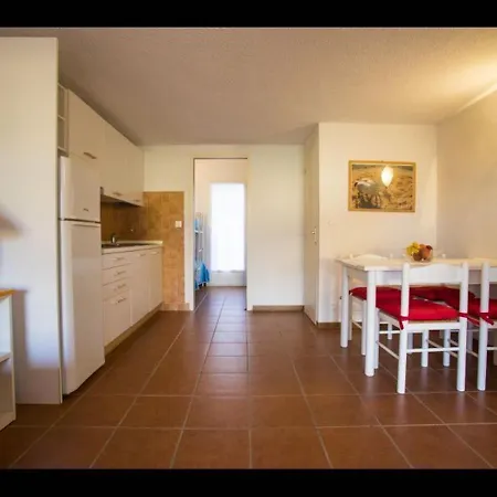 Marina Corsa Res 4 2 Bathrooms 150 M From The Sea 公寓 *